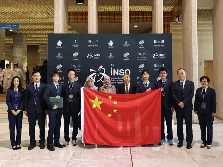 4名中国中学生,一金三银! 4名中国中学生,一金三银!