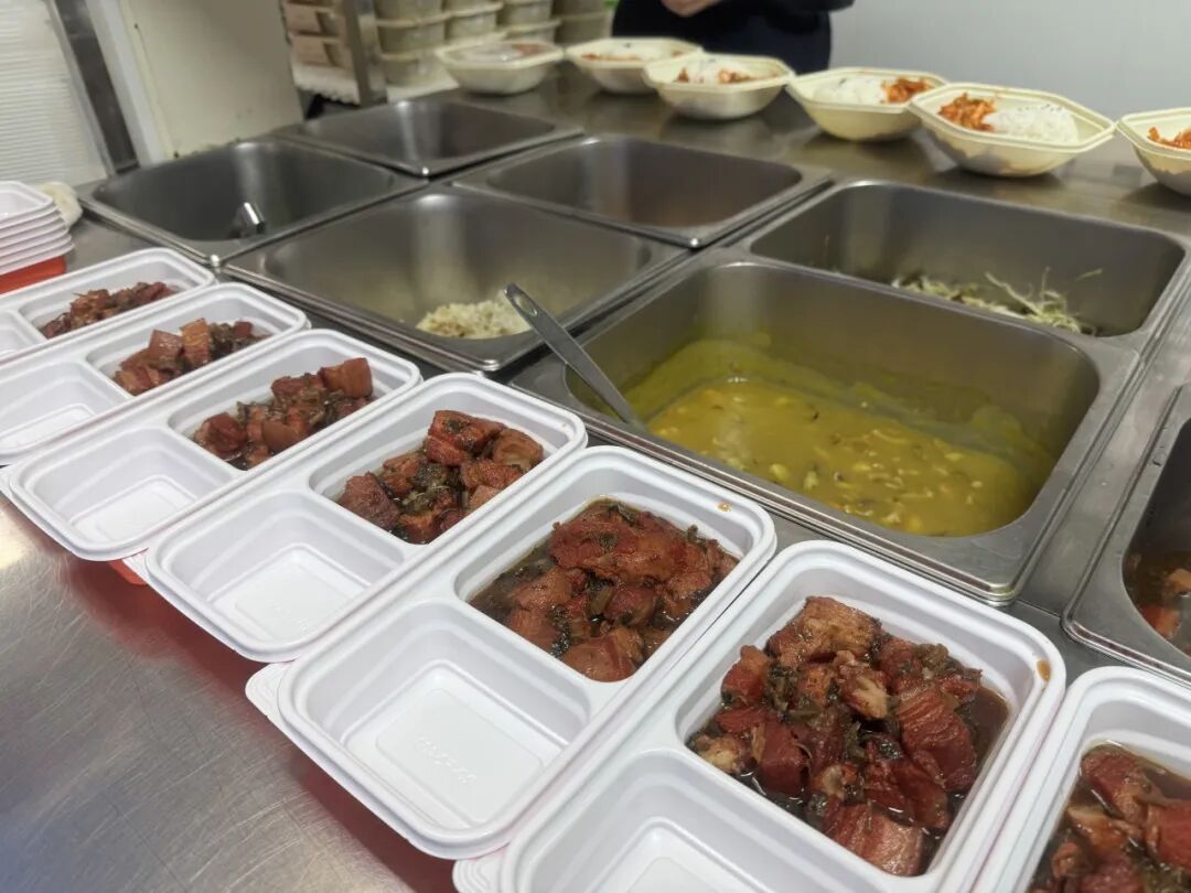 火车上的“京味儿”升级!国铁北京局上新11种餐食 火车上的“京味儿”升级!国铁北京局上新11种餐食