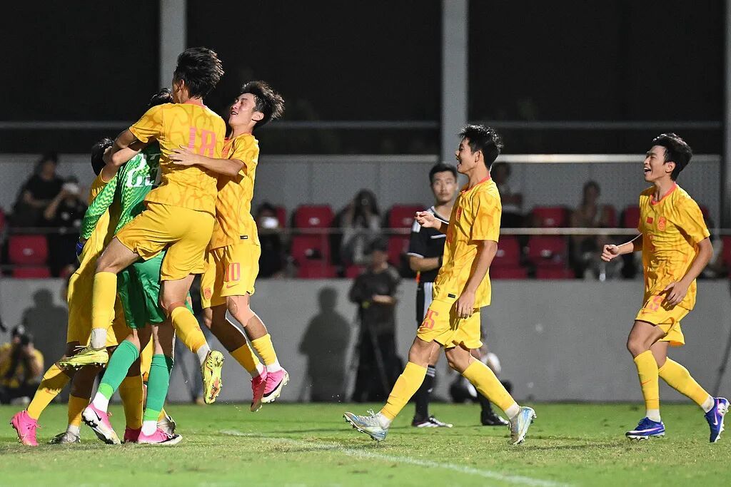 上海足协:决赛因台风“白海豚”取消,U17国足和阿森纳并列冠军,赵松源获评最佳球员 上海足协:决赛因台风“白海豚”取消,U17国足和阿森纳并列冠军,赵松源获评最佳球员