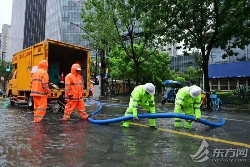 上海地铁多条线路停运，上海公交“顶上去”！