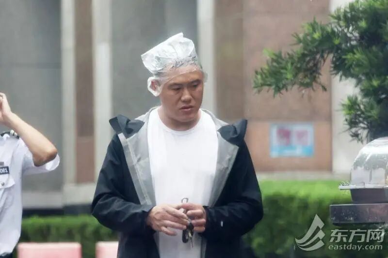 上海地铁多条线路停运，上海公交“顶上去”！