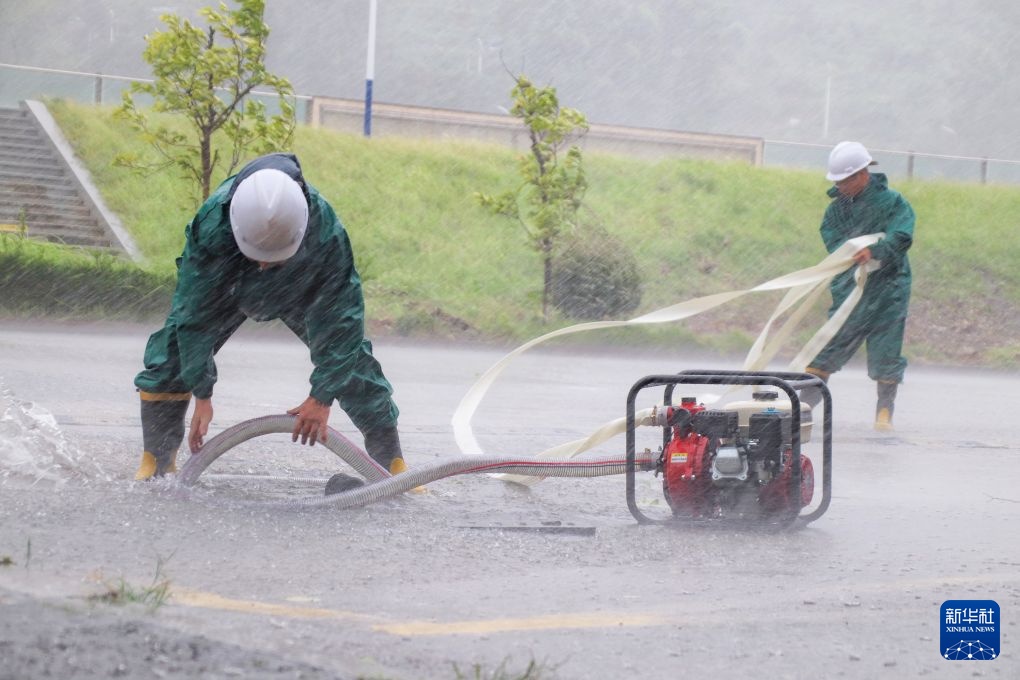 台风“白海豚”带来强降雨 台风“白海豚”带来强降雨