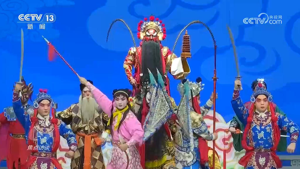 焦点访谈|剧场出圈、文物 “出差”……解锁暑期文化新图景 焦点访谈|剧场出圈、文物 “出差”……解锁暑期文化新图景