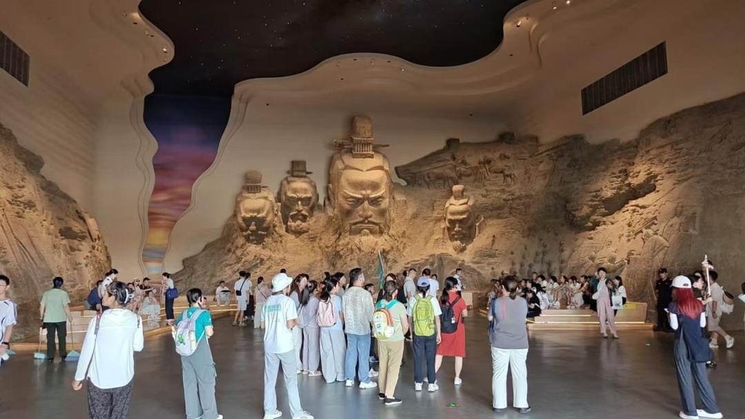 不用再定闹钟了，多地博物馆宣布：免预约，刷证进