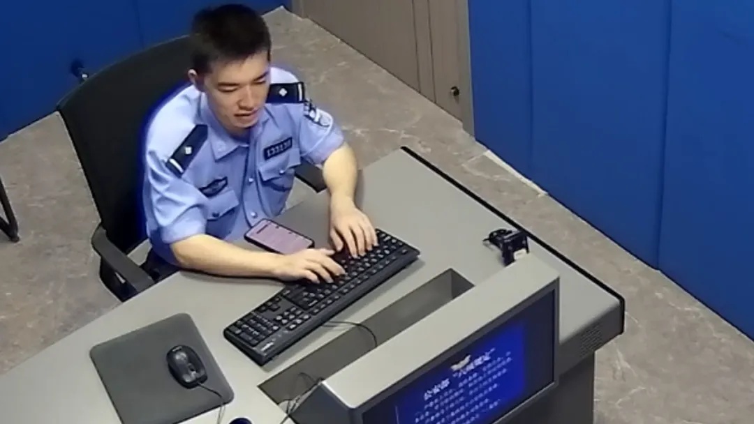 “你们不是忙着抗台吗？”