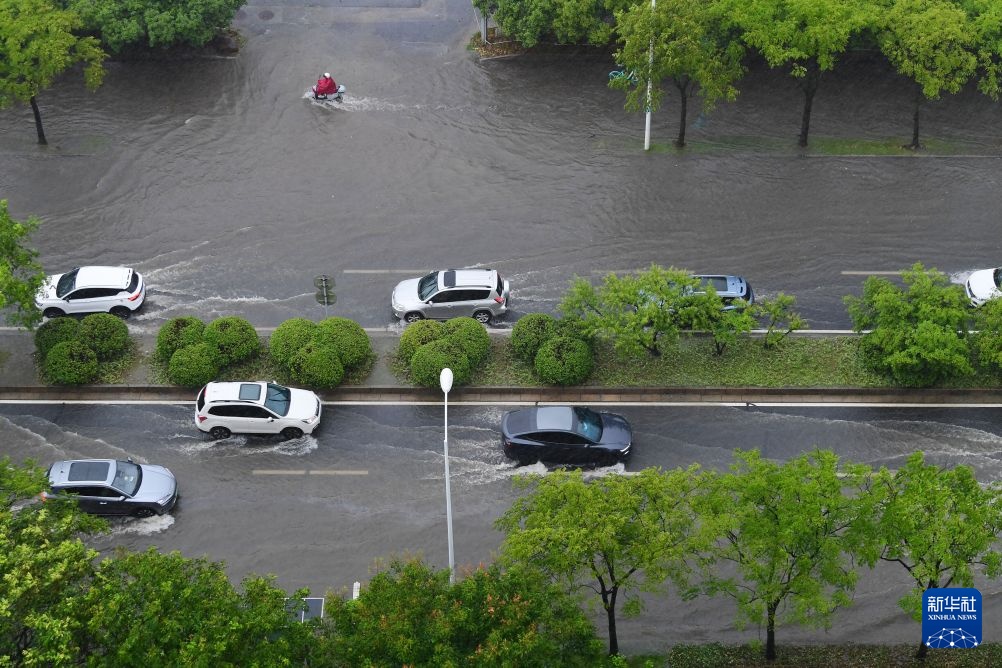 台风“白海豚”带来强降雨 台风“白海豚”带来强降雨