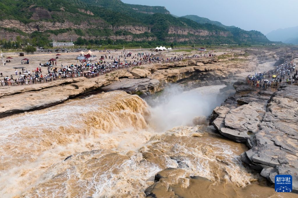 壶口瀑布迎来暑期旅游高峰 壶口瀑布迎来暑期旅游高峰