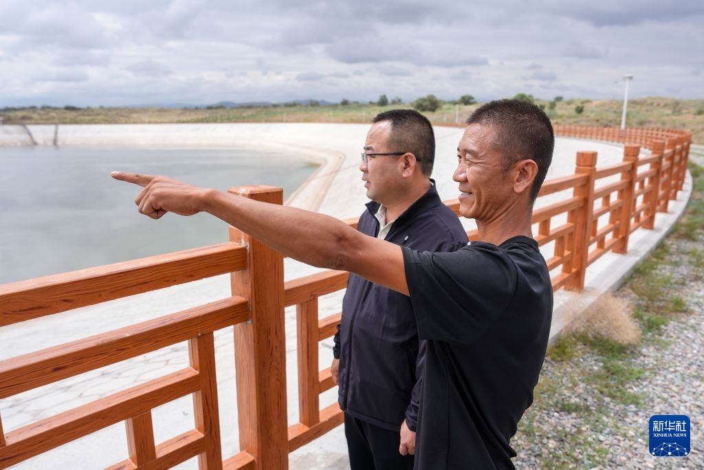 从压沙造林到滴灌护绿 八步沙持续筑牢生态屏障 从压沙造林到滴灌护绿 八步沙持续筑牢生态屏障