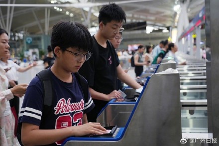 火爆!广州南站暑运客流双破千万 火爆!广州南站暑运客流双破千万