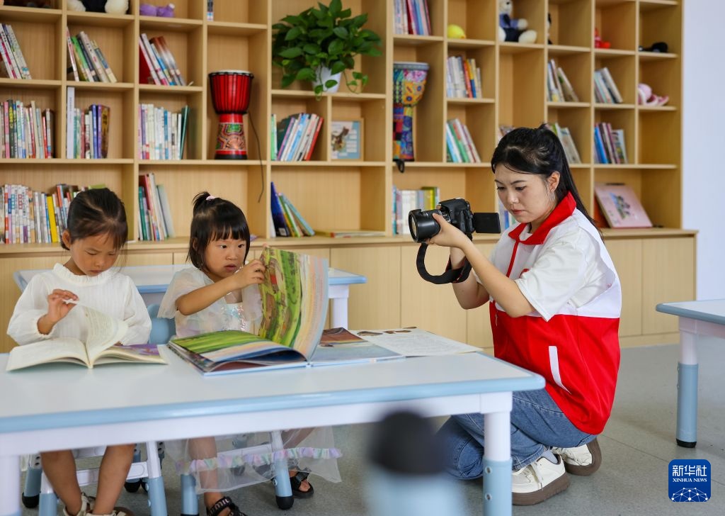 “暖镜”志愿服务队:用镜头传递温暖 “暖镜”志愿服务队:用镜头传递温暖