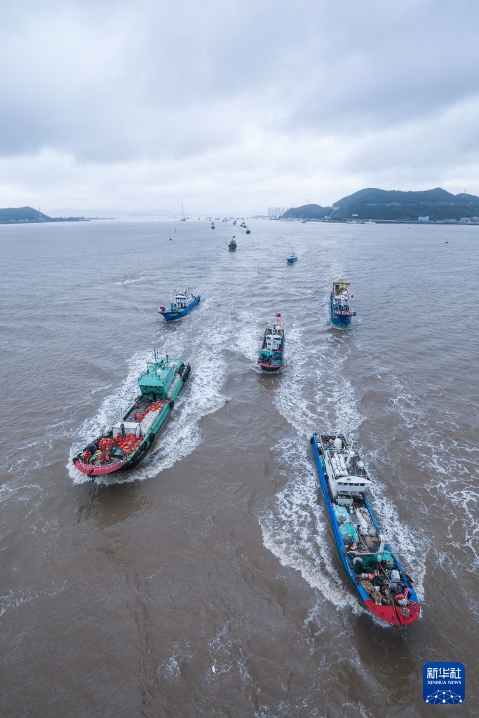 浙江舟山：东海开渔 千帆出海