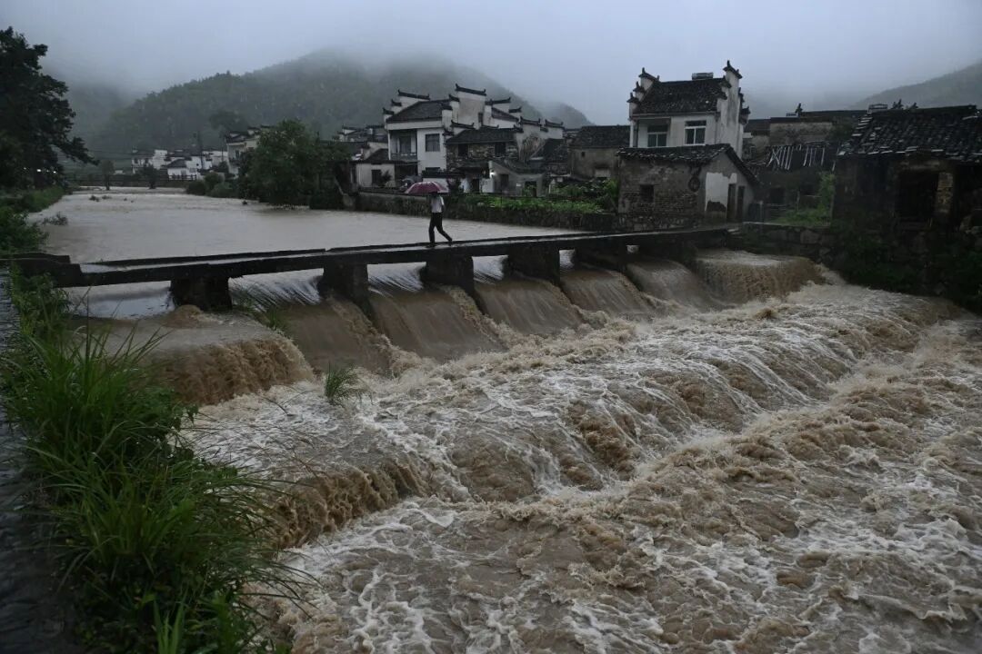 近期台风、暴雨、山洪多发,还能好好出去玩吗?专家提醒→ 近期台风、暴雨、山洪多发,还能好好出去玩吗?专家提醒→