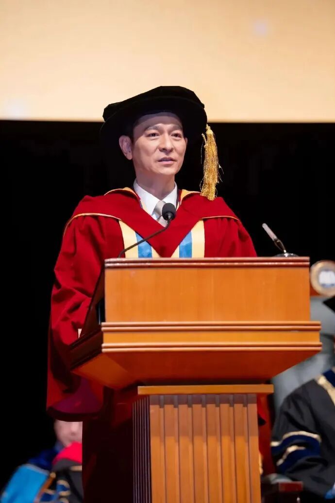 刘德华,获颁香港浸会大学荣誉文学博士学位! 刘德华,获颁香港浸会大学荣誉文学博士学位!