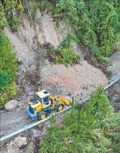 台风“白海豚”深入内陆，多地将迎强降雨