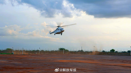 我维和直升机分队紧急执行长航时运输任务