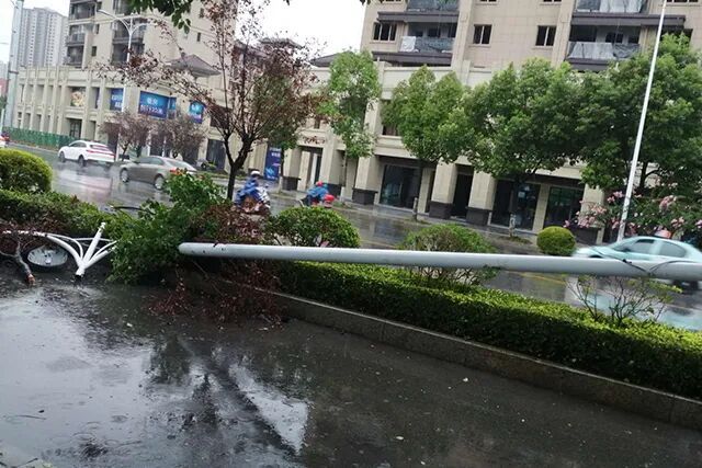 下雨天也容易“着火”?这份雨天消防安全提示请查收! 下雨天也容易“着火”?这份雨天消防安全提示请查收!