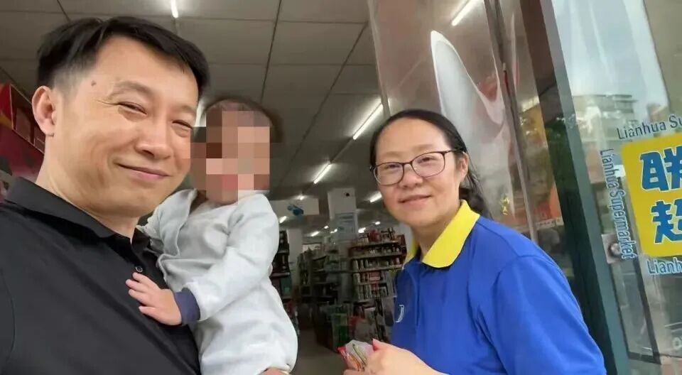 台风天,骑手妈妈半路把1岁娃托给上海一超市!店主一家的举动太戳心…… 台风天,骑手妈妈半路把1岁娃托给上海一超市!店主一家的举动太戳心……