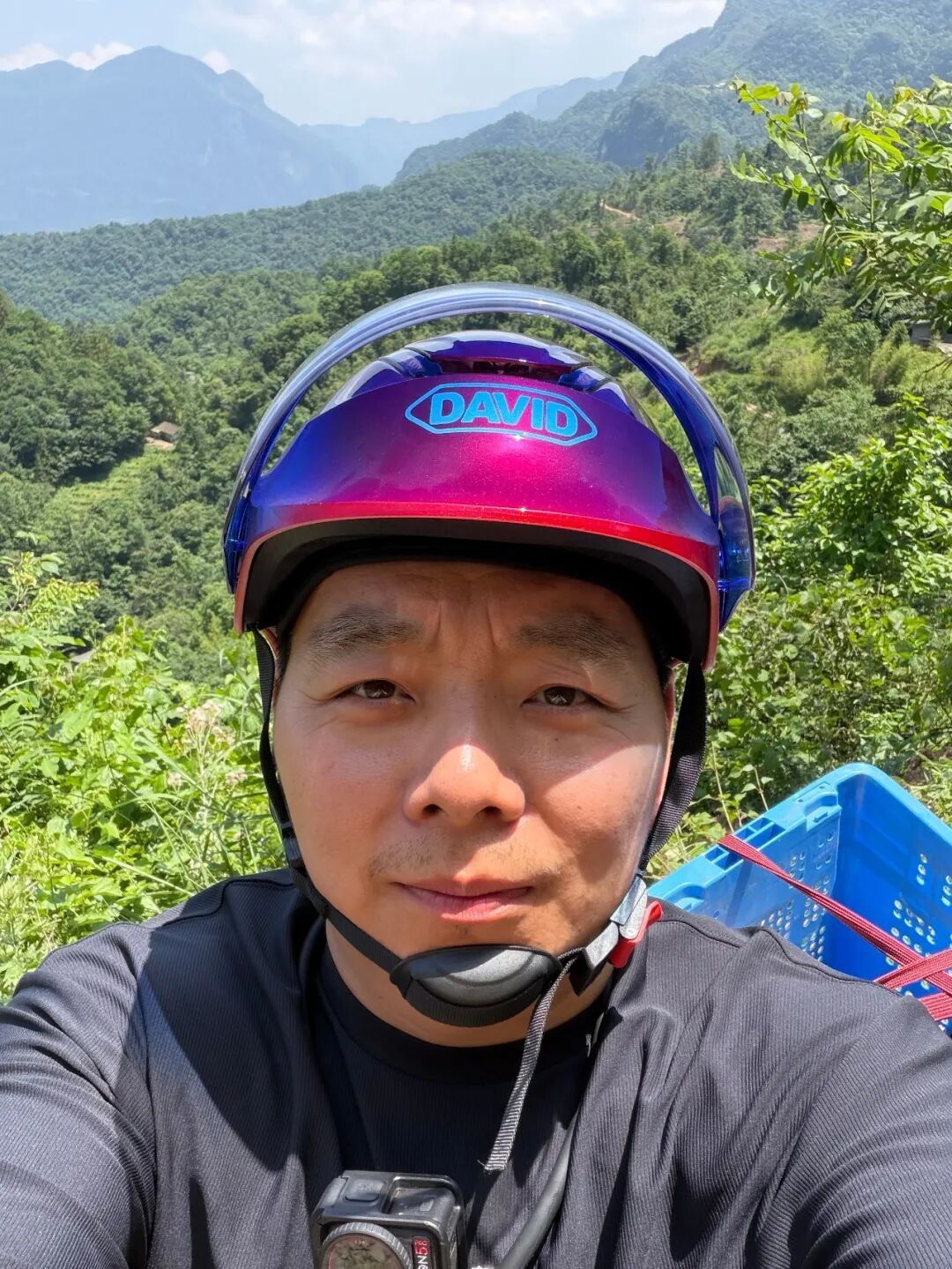 最远17000公里嘱托!湖北男子1年翻山爬坡200多趟,成为游子和山中父母的“亲情摆渡人” 最远17000公里嘱托!湖北男子1年翻山爬坡200多趟,成为游子和山中父母的“亲情摆渡人”