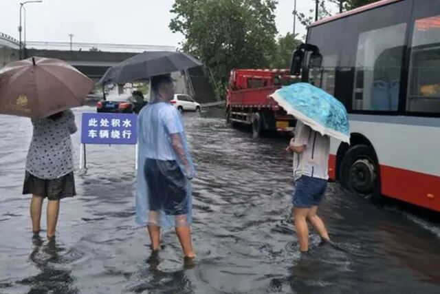 下雨天也容易“着火”?这份雨天消防安全提示请查收! 下雨天也容易“着火”?这份雨天消防安全提示请查收!