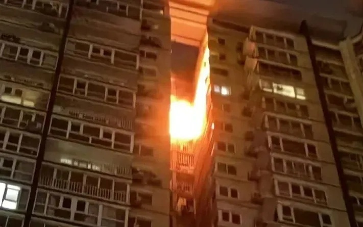 小区有人多次高空抛大便,低层住户苦不堪言:半年都不敢开窗 小区有人多次高空抛大便,低层住户苦不堪言:半年都不敢开窗