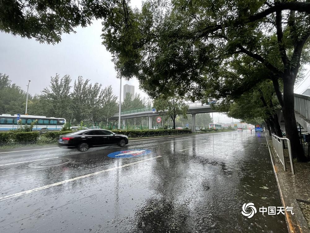 多地暴雨红色预警！“白海豚”停编了，雨咋还在下？