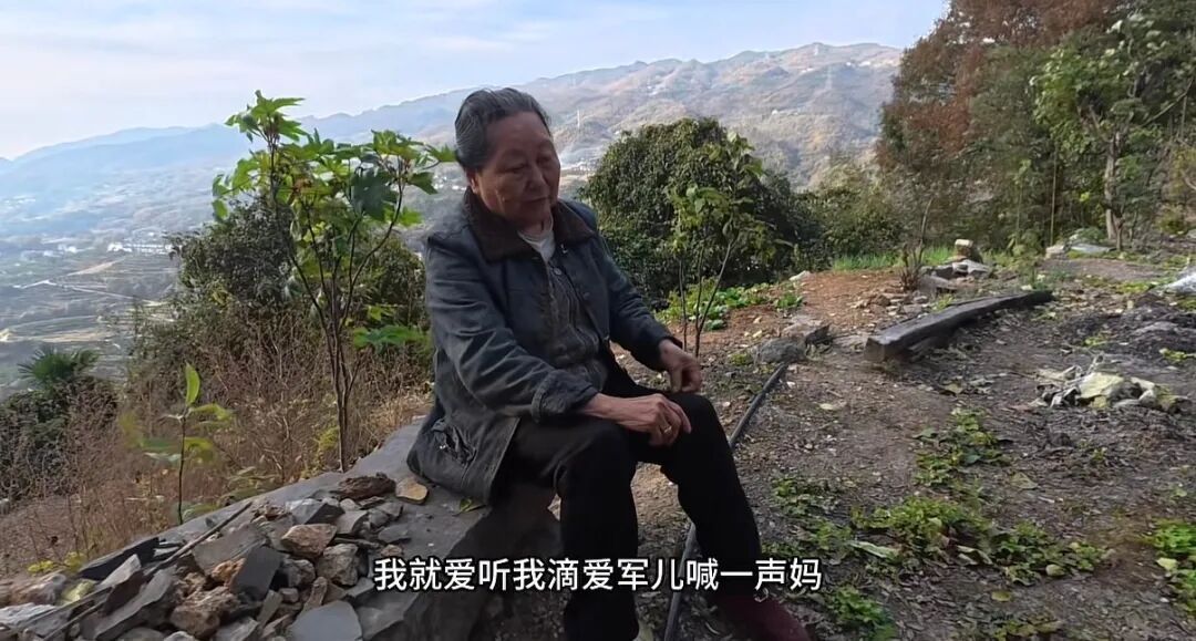 最远17000公里嘱托!湖北男子1年翻山爬坡200多趟,成为游子和山中父母的“亲情摆渡人” 最远17000公里嘱托!湖北男子1年翻山爬坡200多趟,成为游子和山中父母的“亲情摆渡人”