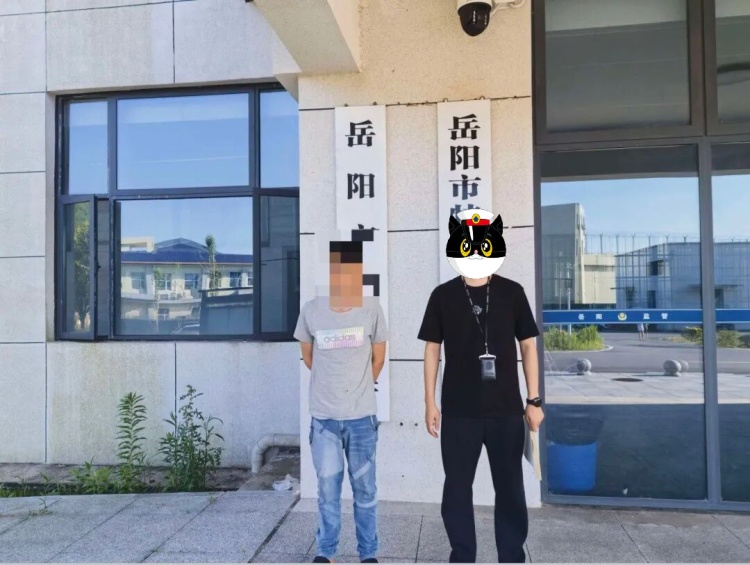 男子吸毒致幻虚构警情，凌晨报警称“家中遭人持刀闯入”，被民警觉察异常依法行拘