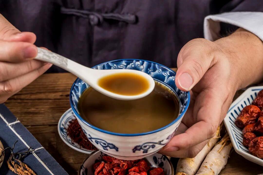 吃药前少了这一步 不仅白吃还伤身 吃药前少了这一步 不仅白吃还伤身