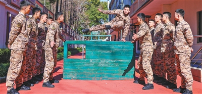 “第152面锦旗，等你来创造”