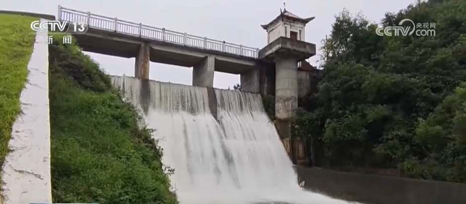 强降雨致多地河流超警、城市内涝 各方“闻汛而动”构筑安全防线 强降雨致多地河流超警、城市内涝 各方“闻汛而动”构筑安全防线