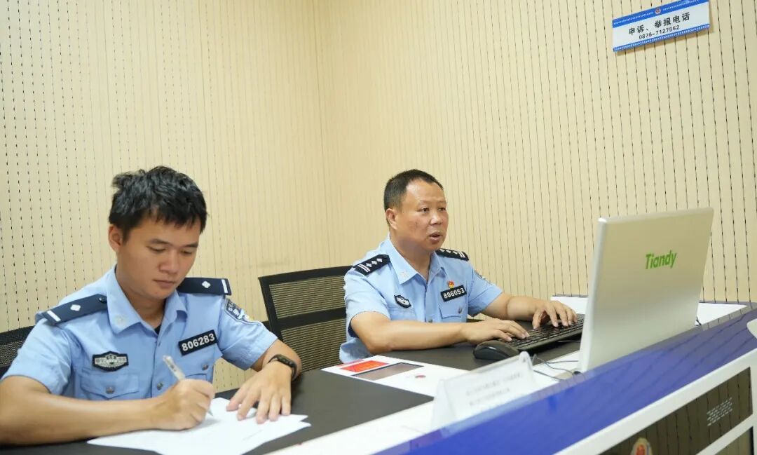 下象棋爱“当头炮”，踢足球要当前锋，他把闯和韧写进骨子里！
