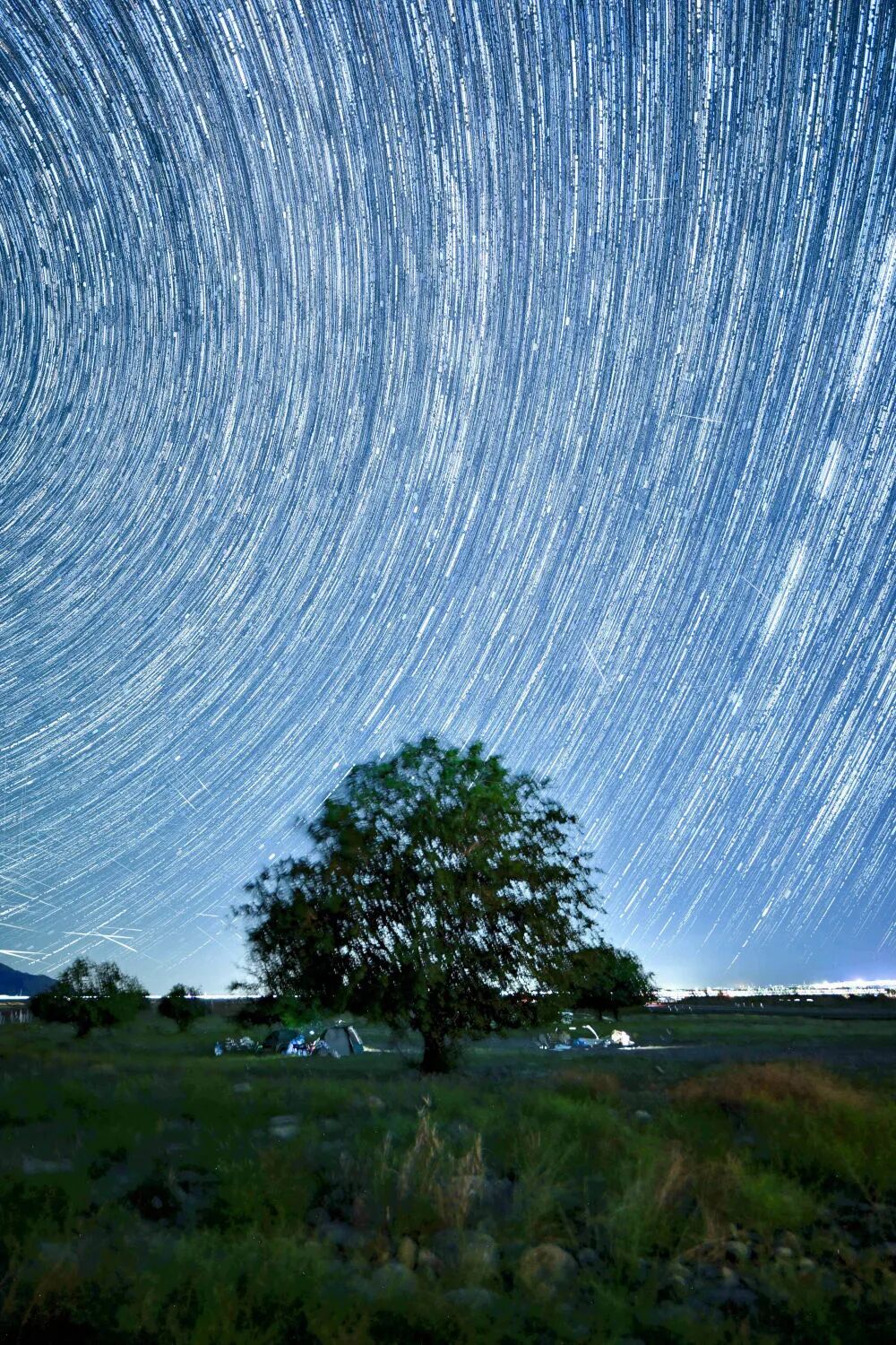 一大波流星正在接近!准备好许什么愿望了吗? 一大波流星正在接近!准备好许什么愿望了吗?