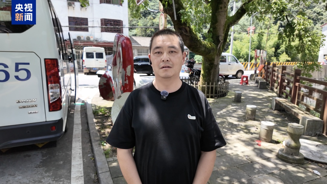 “竹子在动，危险！”他多看一眼，救了一车人