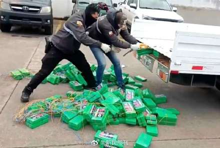 厄瓜多尔查获可卡因，包装印有哈兰德和梅西肖像