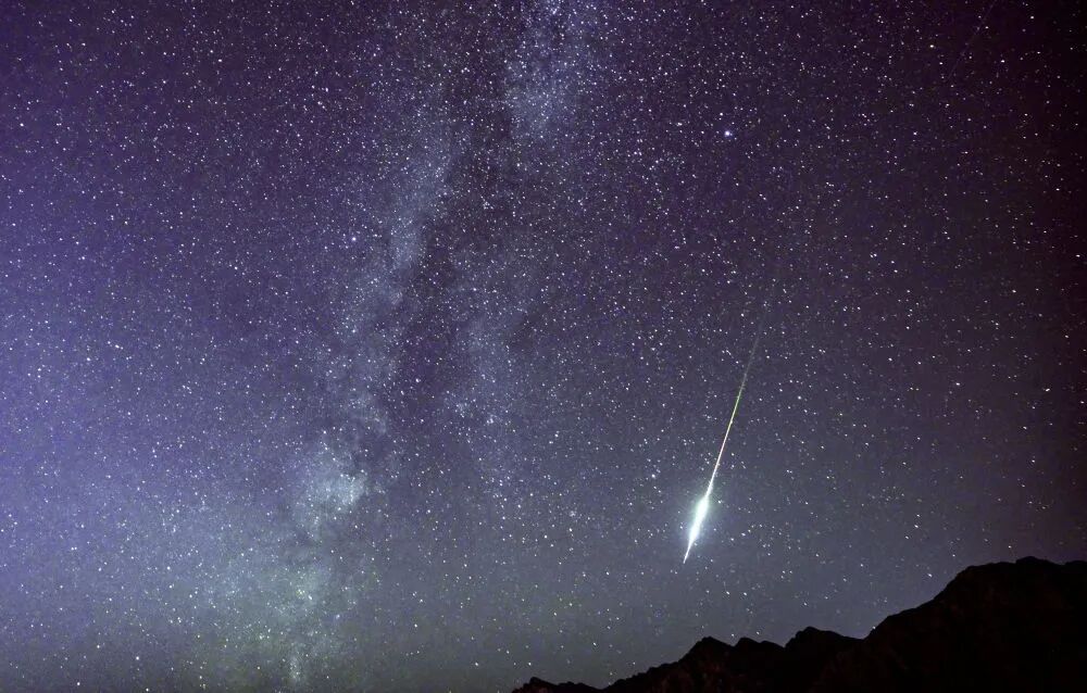 一大波流星正在接近!准备好许什么愿望了吗? 一大波流星正在接近!准备好许什么愿望了吗?