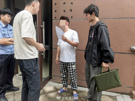 10人借护剧敲诈剧组艺人被抓