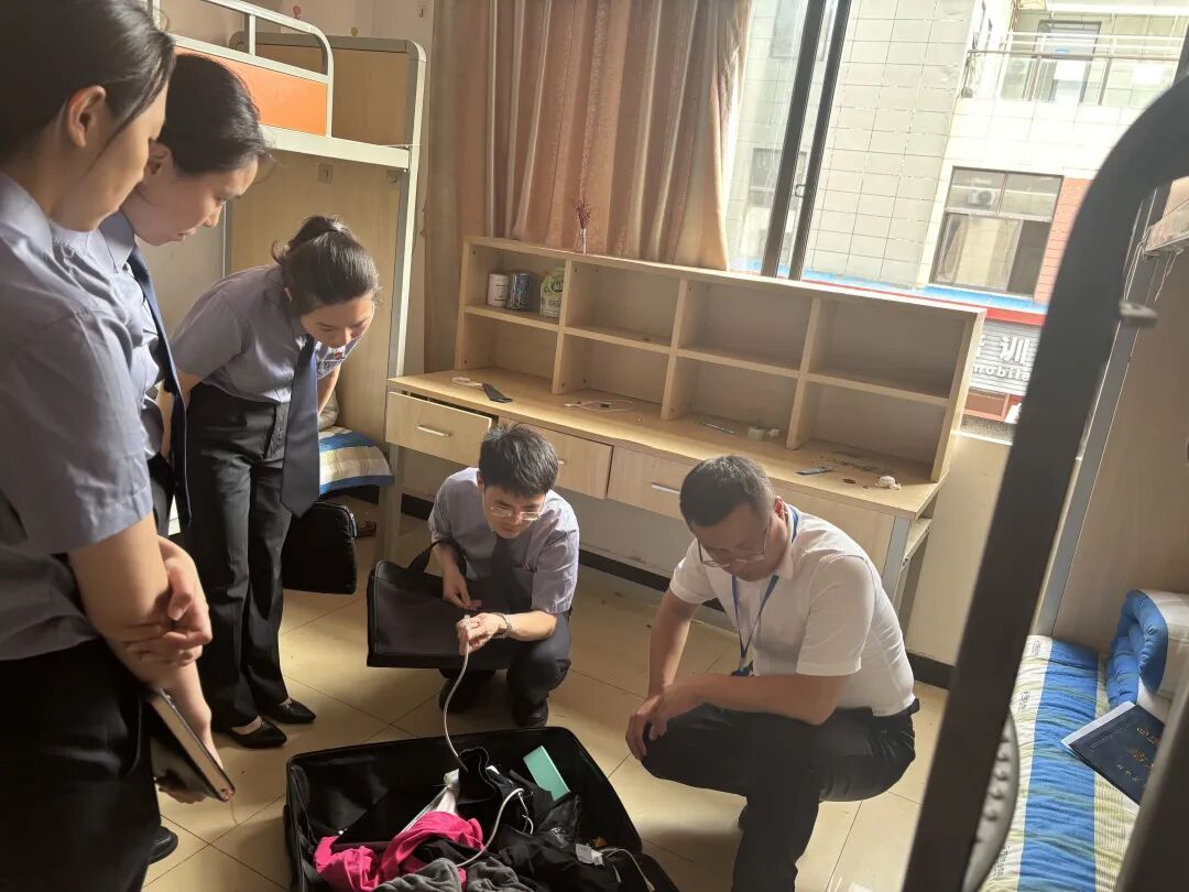 包入职、包转正?上海多名学生沦为诈骗帮凶!暑假工到底怎么打才安全? 包入职、包转正?上海多名学生沦为诈骗帮凶!暑假工到底怎么打才安全?