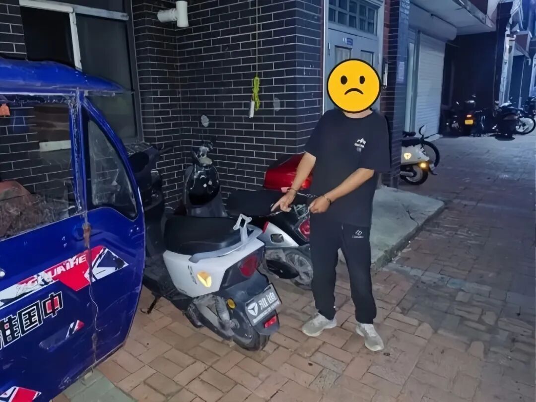 现实版“自投罗网”：内蒙古一男子偷电动车后逃窜，却一头扎进警营健身房……