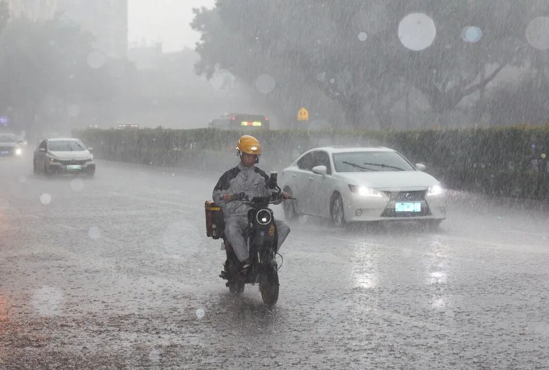 广东有强雷雨、大暴雨，8级大风！