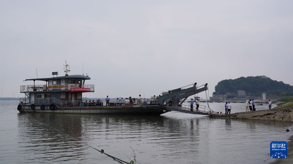 鄱阳湖上开庭 审案护长江 鄱阳湖上开庭 审案护长江