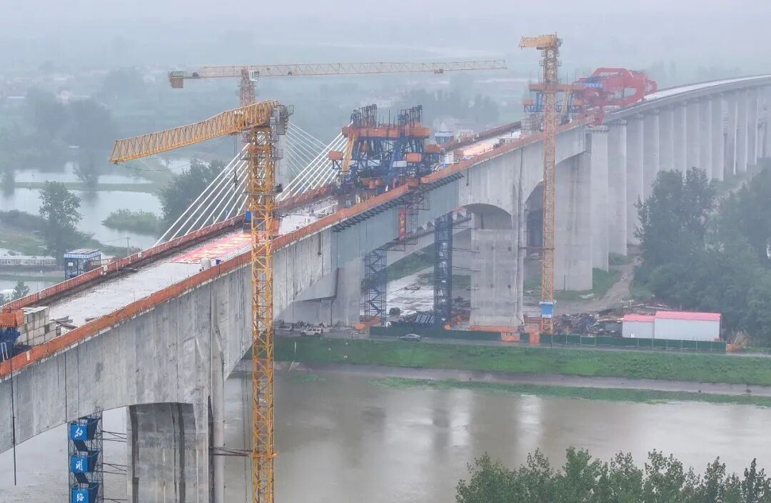 沪宁合高铁六合特大桥跨滁河主桥合龙 沪宁合高铁六合特大桥跨滁河主桥合龙