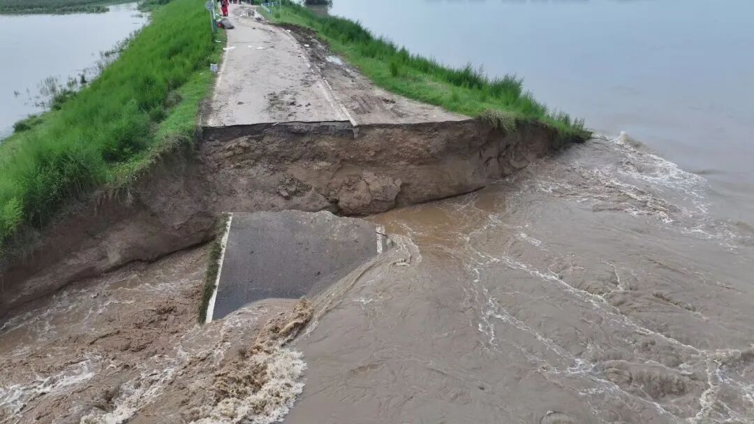 河南三地堤坝发生溃口,群众紧急转移,抢险进行中,暂无人员伤亡 河南三地堤坝发生溃口,群众紧急转移,抢险进行中,暂无人员伤亡