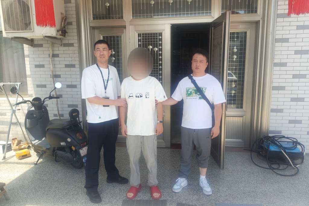 浙江男子带儿子“蚂蚁搬家”，结果双双落网！