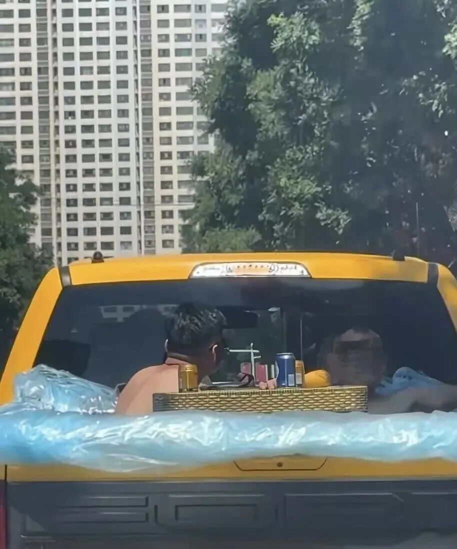 皮卡车变行驶的“浴缸”？！已处罚！