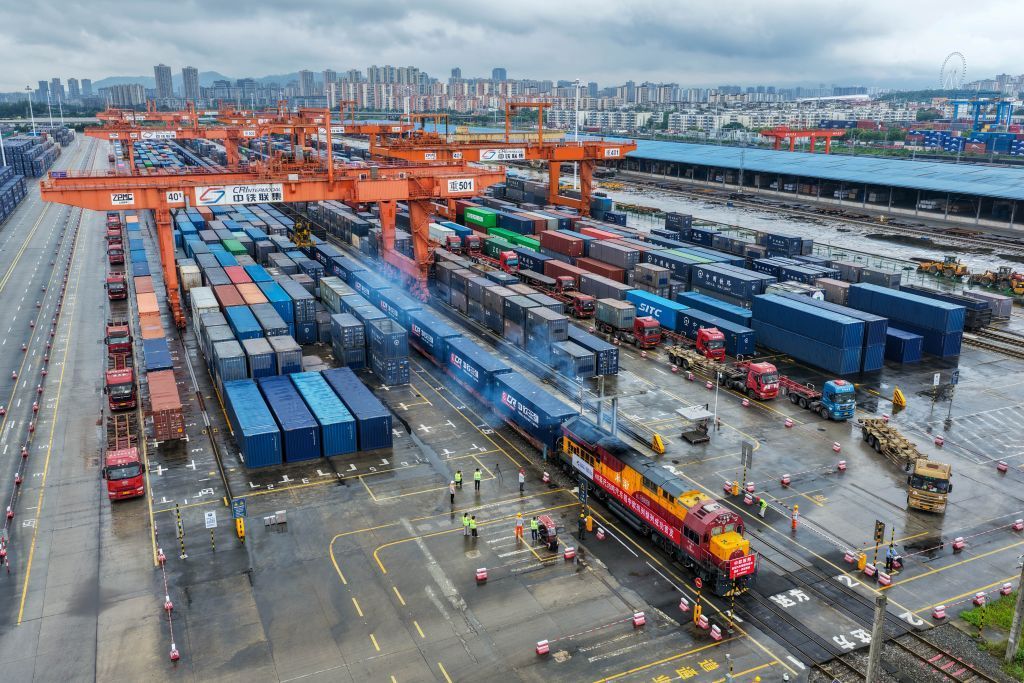 向新向优 链通全球——从外贸增长看中国供应链韧性与活力 向新向优 链通全球——从外贸增长看中国供应链韧性与活力