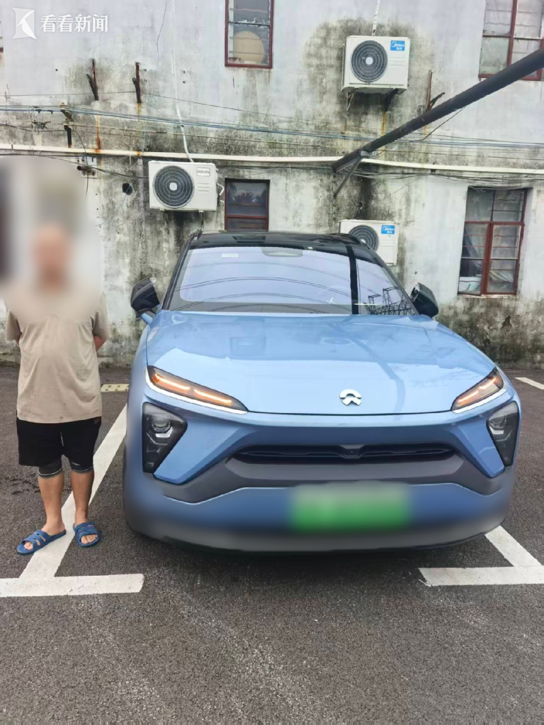 事发高架匝道口!司机胆大,乘客离谱…上海警方: 扣9分,罚200元 事发高架匝道口!司机胆大,乘客离谱…上海警方: 扣9分,罚200元