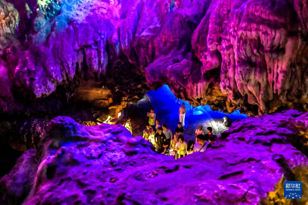 广西:“洞穴经济”打造文旅新体验 广西:“洞穴经济”打造文旅新体验