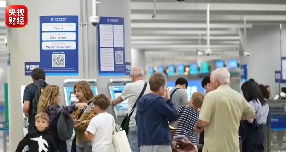 “这就是中国速度!”上百个国家大学生被中国高铁实力圈粉 “这就是中国速度!”上百个国家大学生被中国高铁实力圈粉
