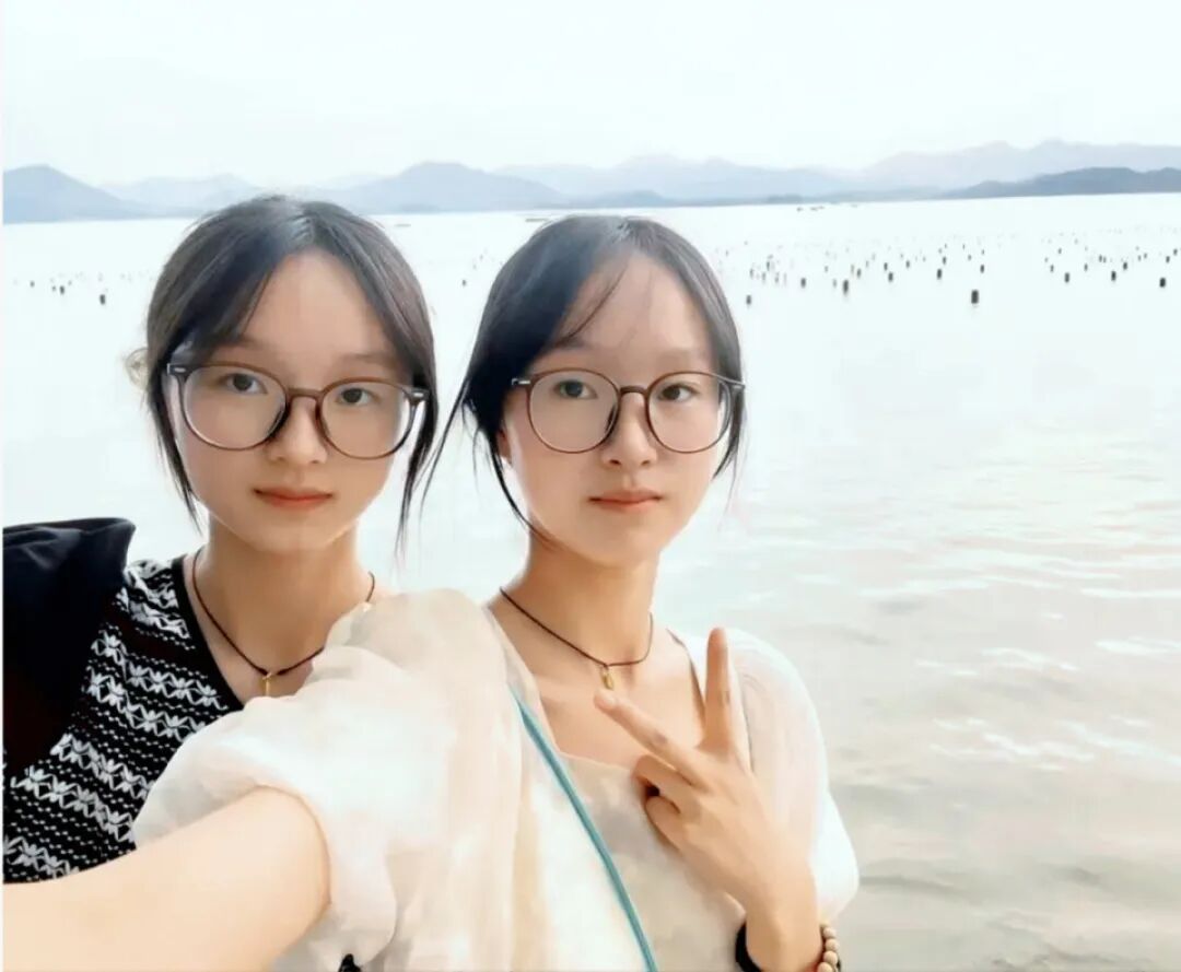 郑州大学迎12对双胞胎新生,其中两对高考只差1分 郑州大学迎12对双胞胎新生,其中两对高考只差1分