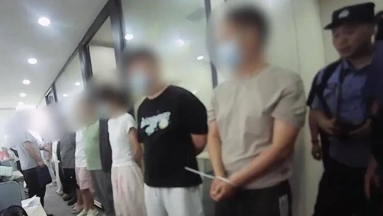 借维权之名非法敲诈投顾机构,37人落网! 借维权之名非法敲诈投顾机构,37人落网!